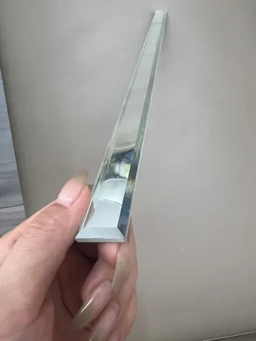 Mirror biselado de una tira de 5 mm de largo
