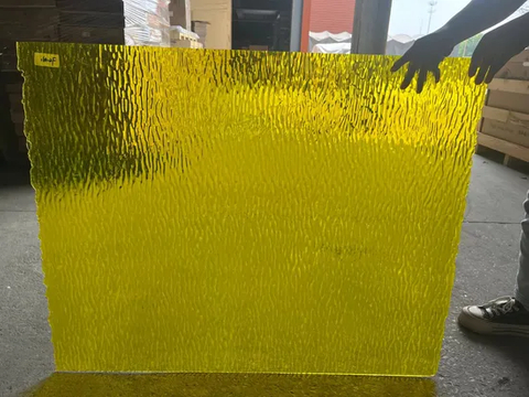 Sapa de vidrieras teñidas de color amarillo de 3 mm de 3 mm 782x960 mm