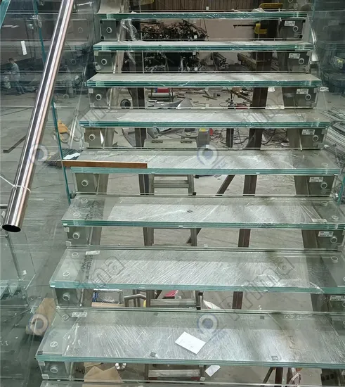 Vidrio de piso de escalera de escalera laminada de temperatura clara de 30 mm transparente